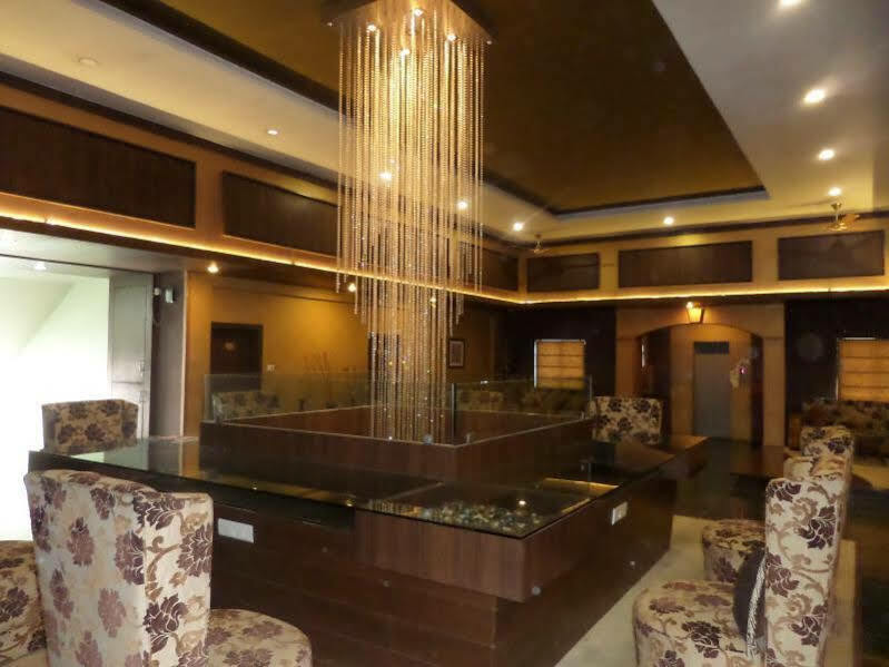 Matrix Inn Chakan Bagian luar foto