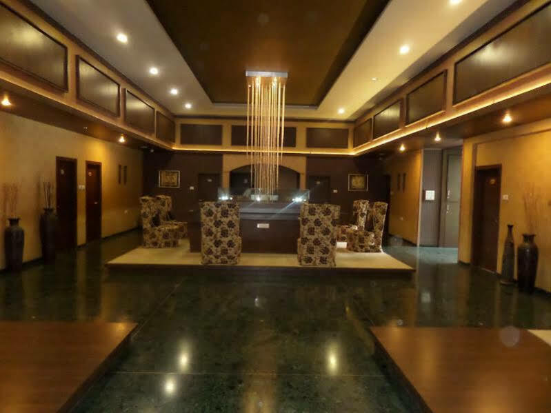 Matrix Inn Chakan Bagian luar foto