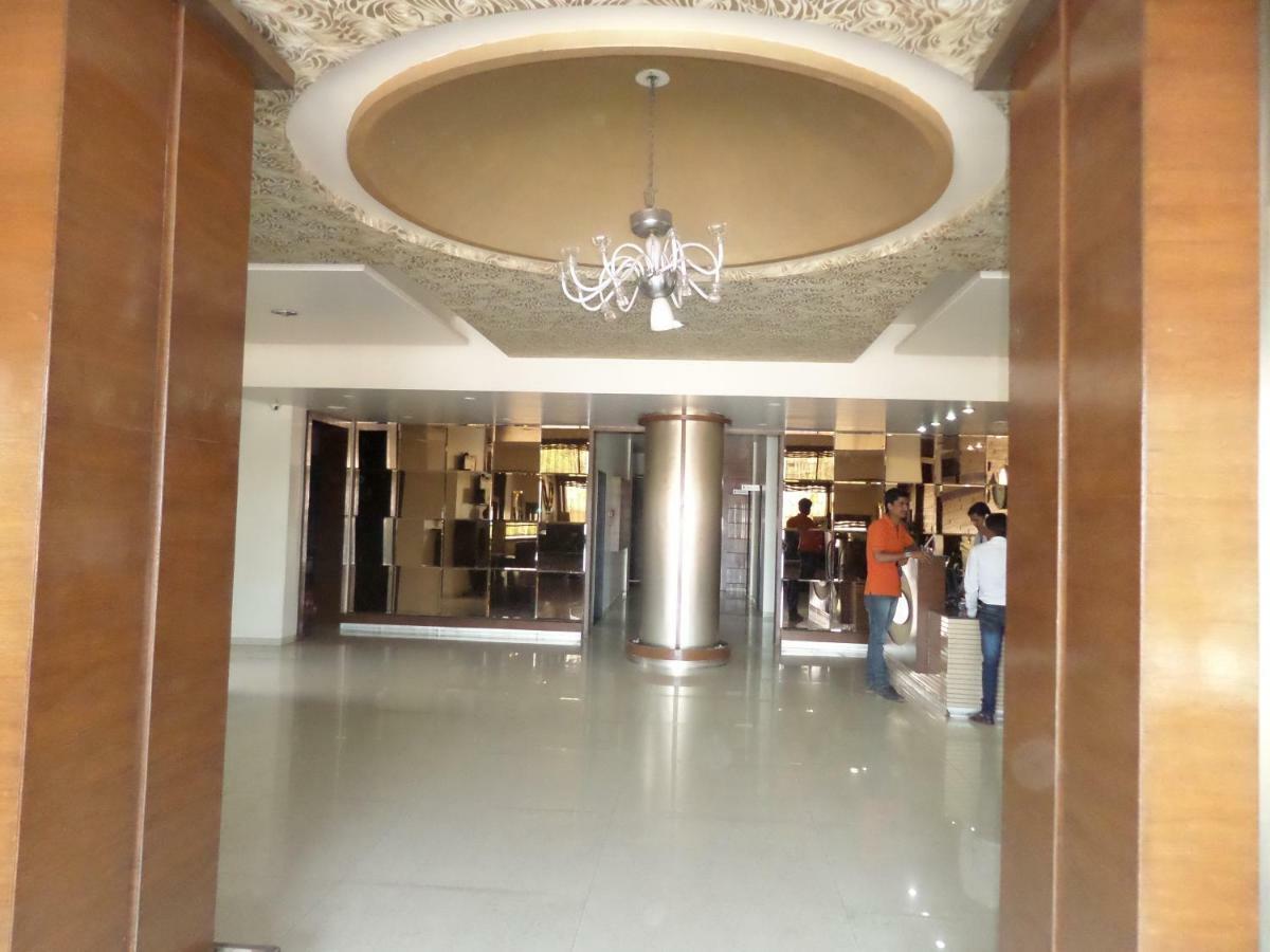 Matrix Inn Chakan Bagian luar foto
