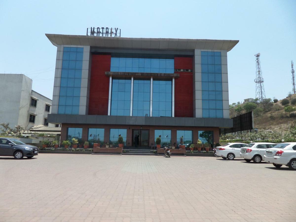 Matrix Inn Chakan Bagian luar foto