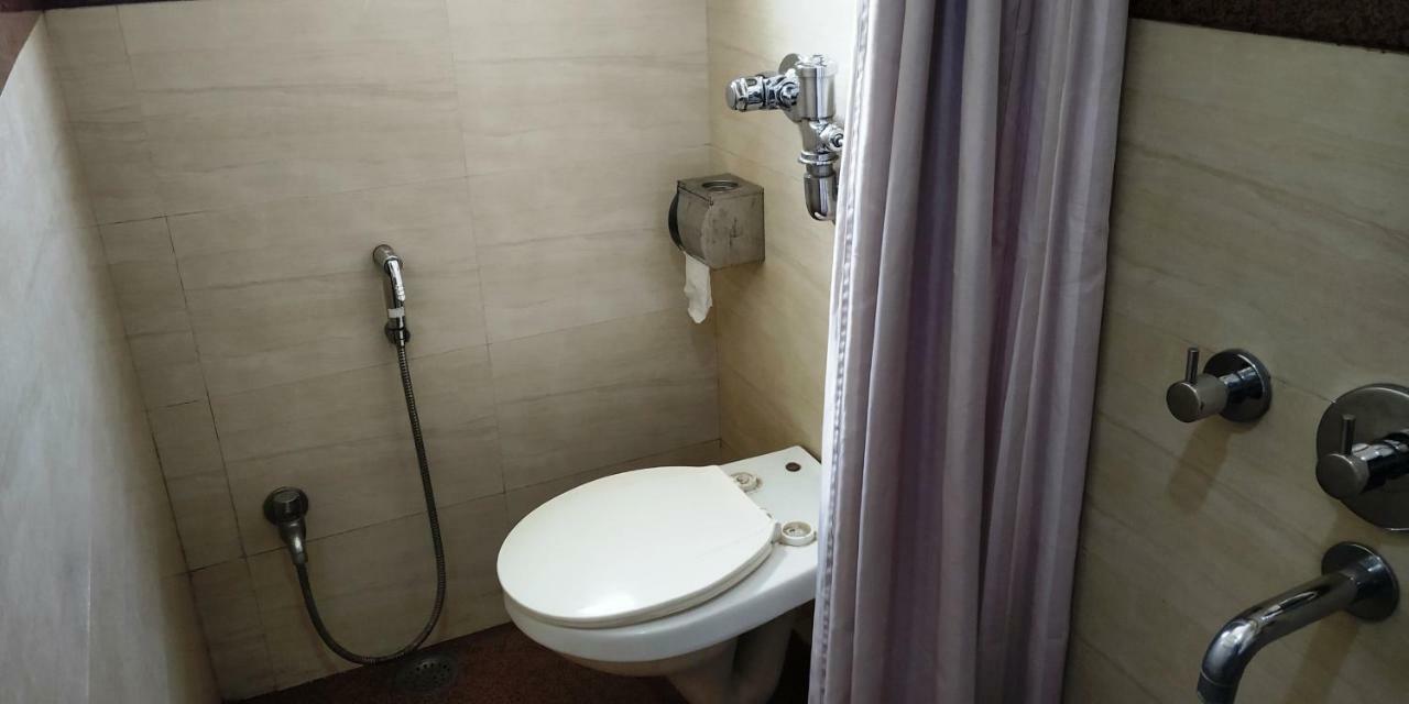 Matrix Inn Chakan Bagian luar foto