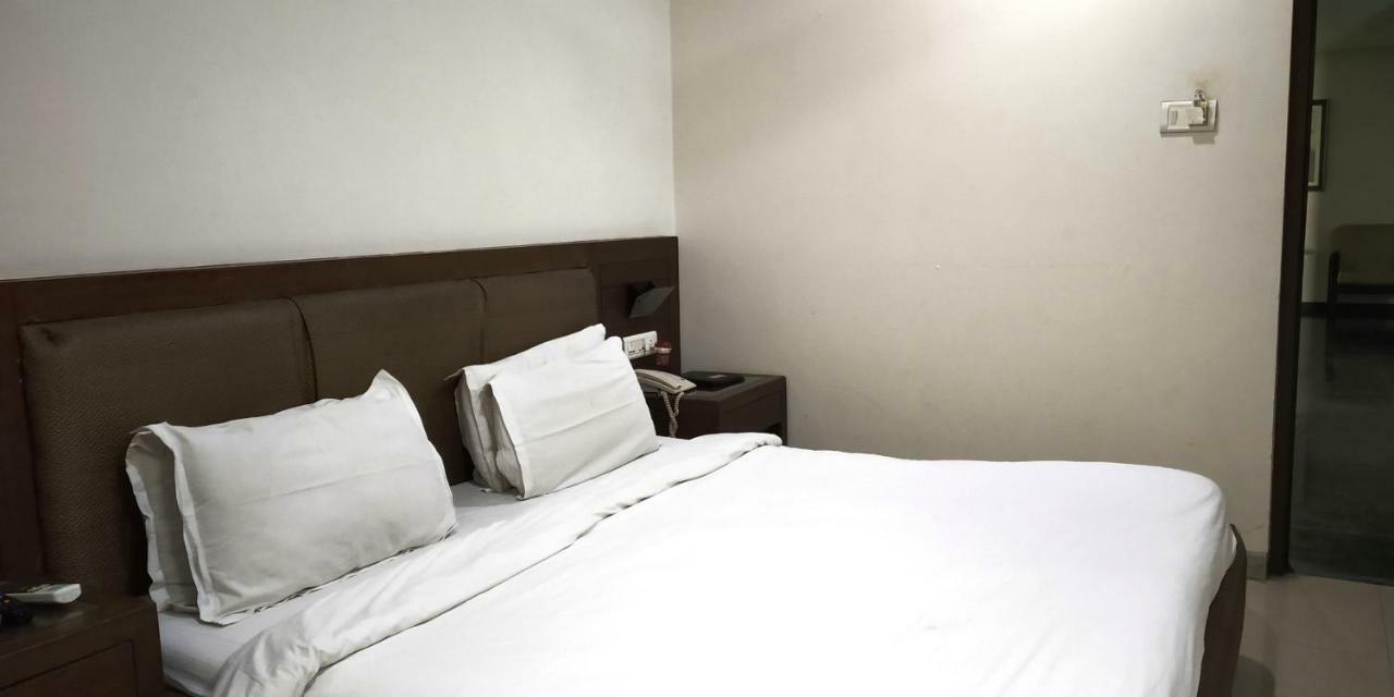 Matrix Inn Chakan Bagian luar foto