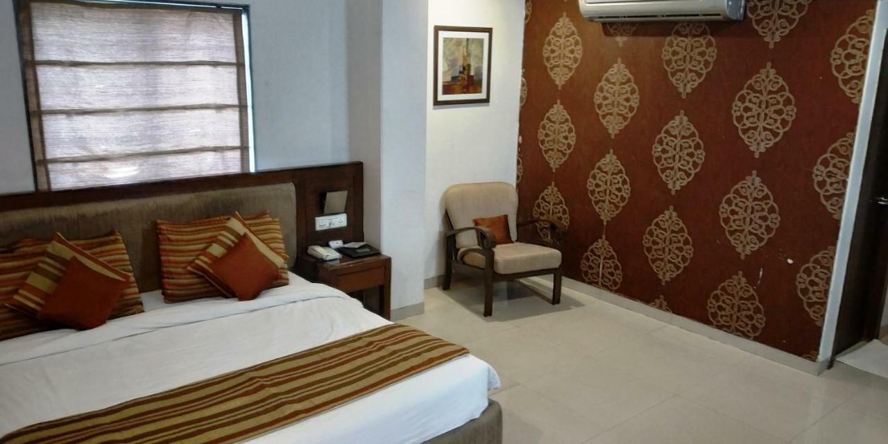 Matrix Inn Chakan Bagian luar foto