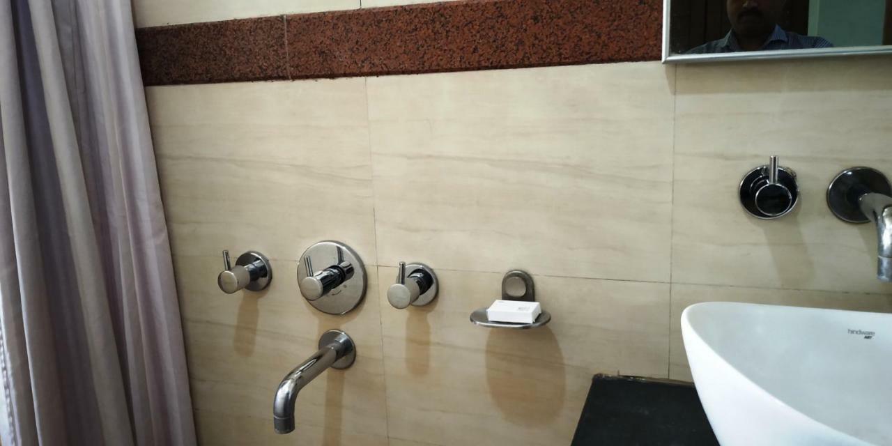 Matrix Inn Chakan Bagian luar foto