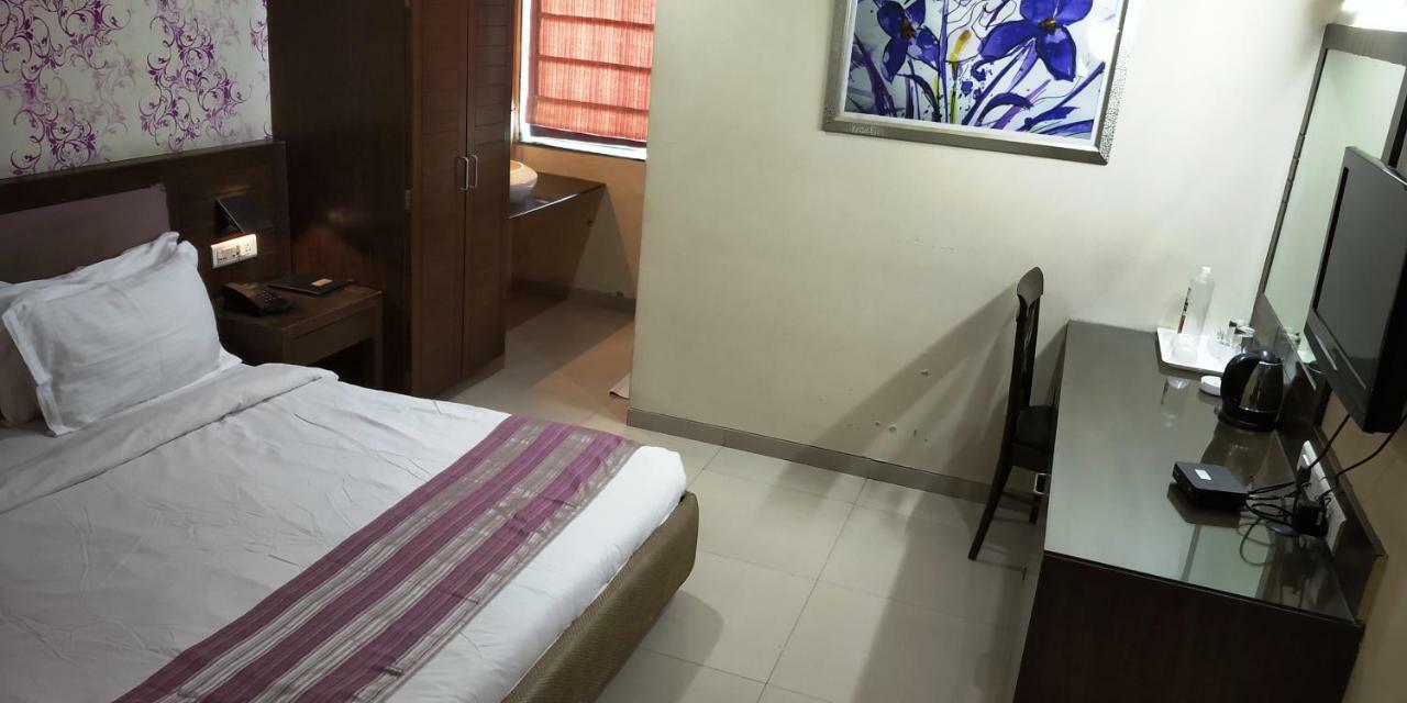 Matrix Inn Chakan Bagian luar foto