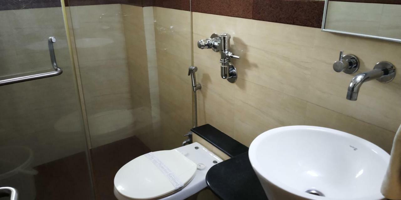 Matrix Inn Chakan Bagian luar foto