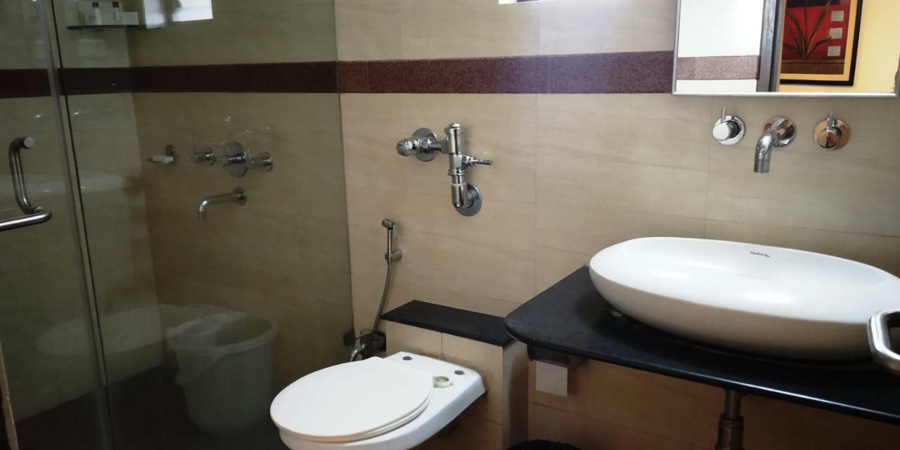 Matrix Inn Chakan Bagian luar foto