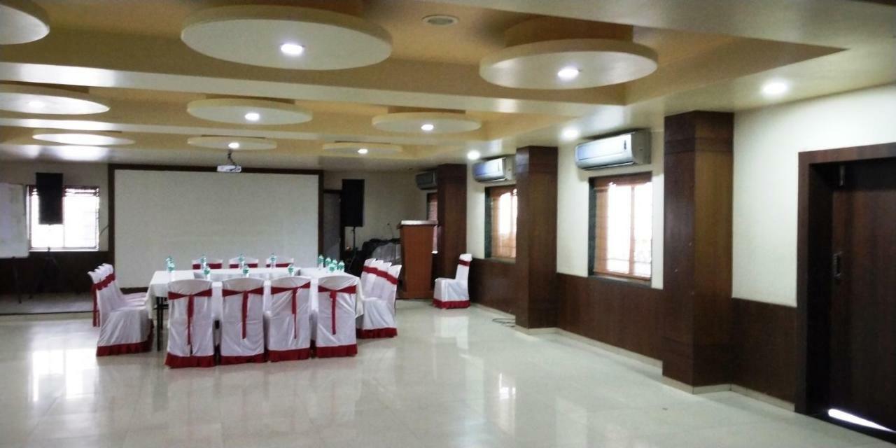 Matrix Inn Chakan Bagian luar foto