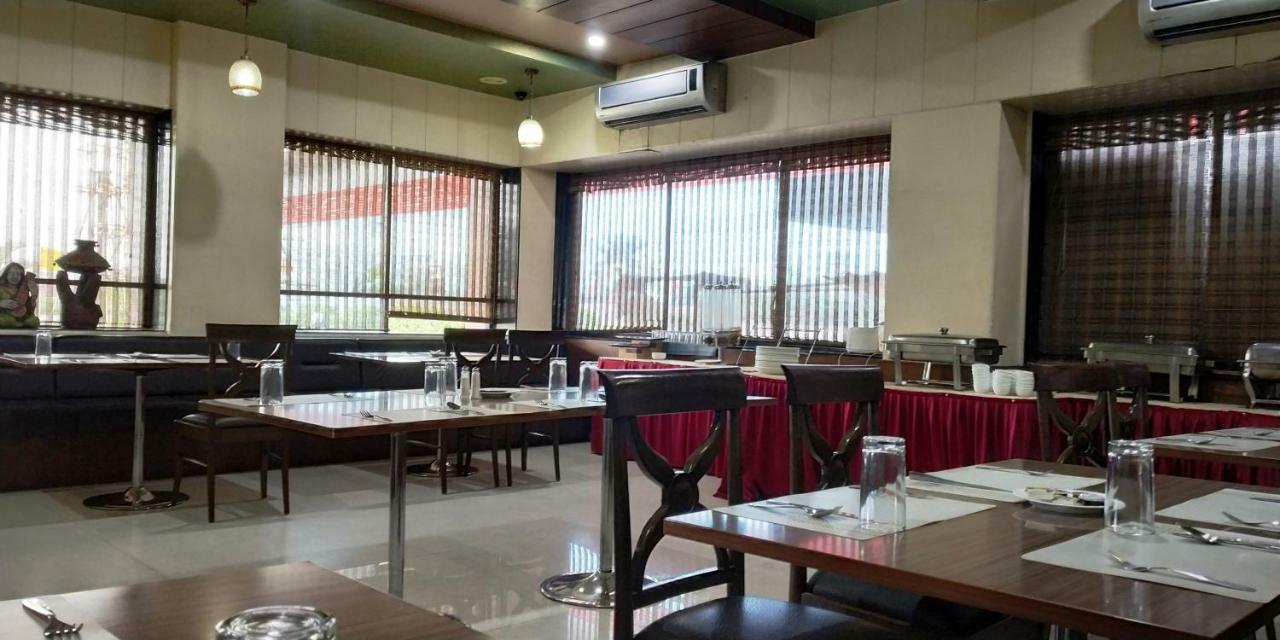 Matrix Inn Chakan Bagian luar foto